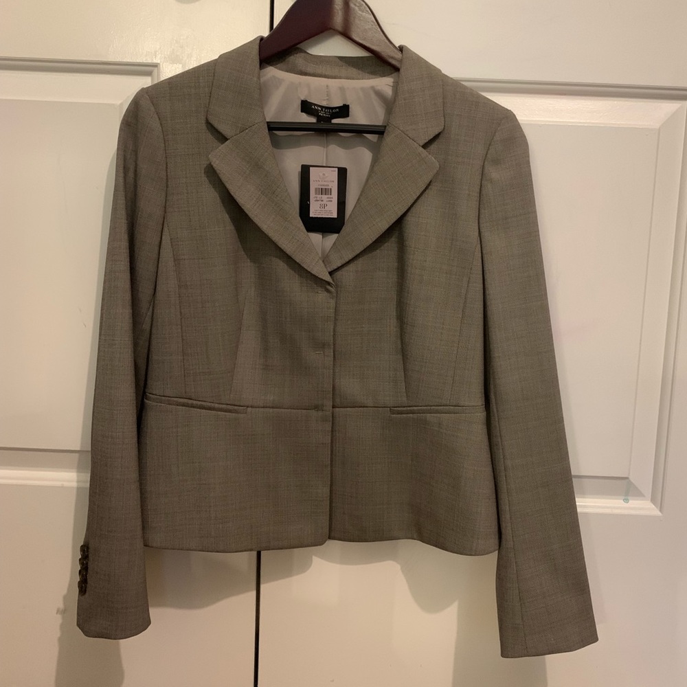NWT Ann Taylor Fitted Blazer Size 8 Petite